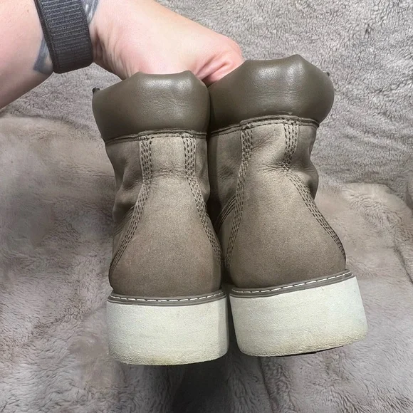 Timberland Womens Size 7 Boots - Picture 6 of 7